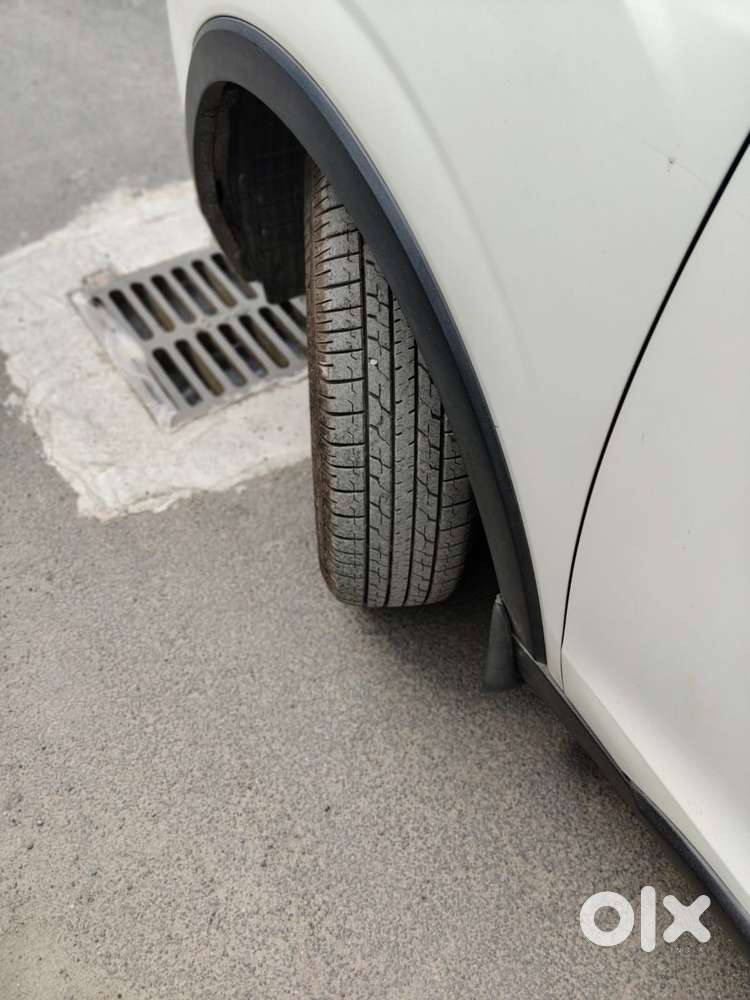 Mahindra Xuv300 W8 Option Dual Tone Diesel, 2022, Diesel