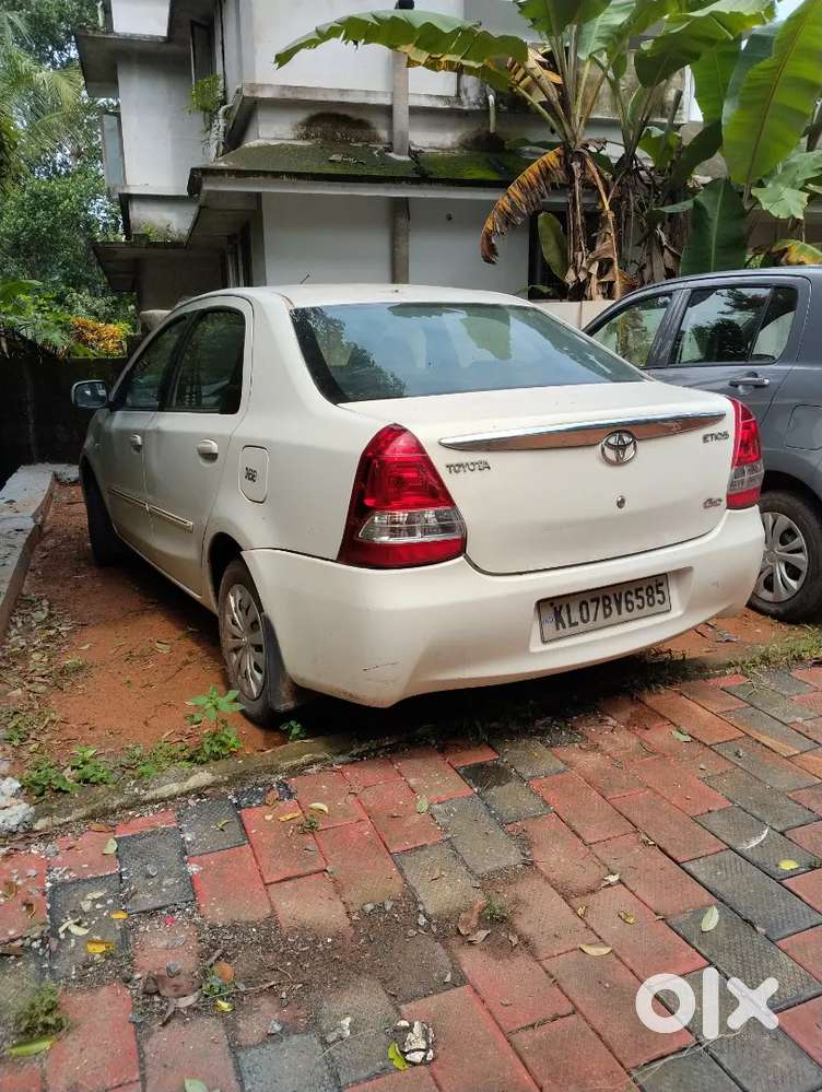 Toyota Etios(sedan) 2012