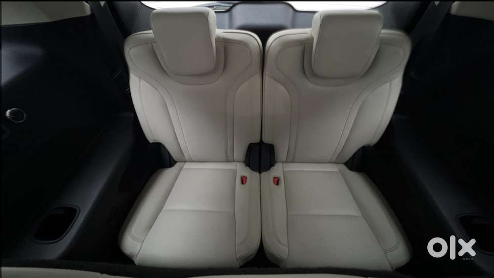 Mahindra Xuv700 2.2 Ax 7 Diesel At Str, 2022, Diesel