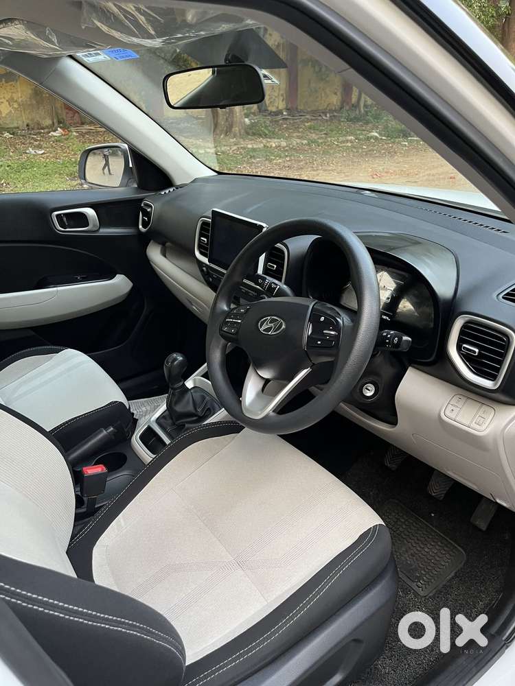 Hyundai Venue S 1.2 Petrol, 2023, Petrol