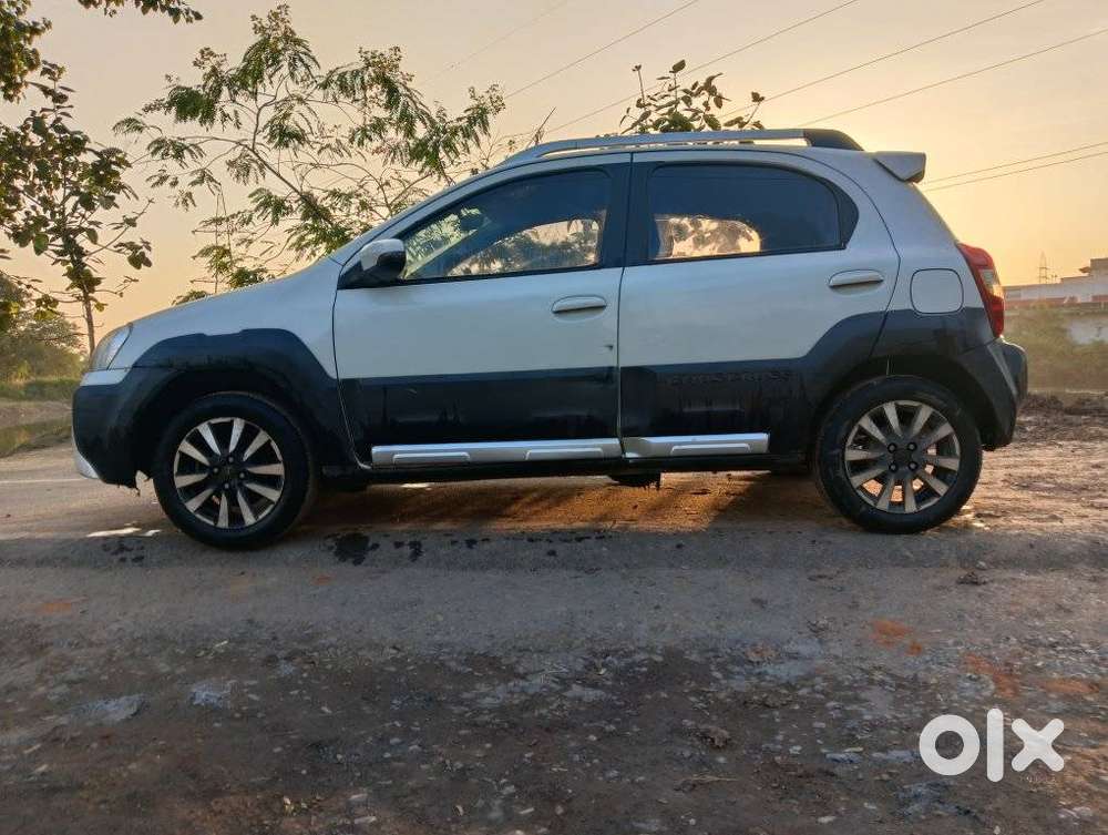 Toyota Etios Cross 1.2l G, 2015, Petrol