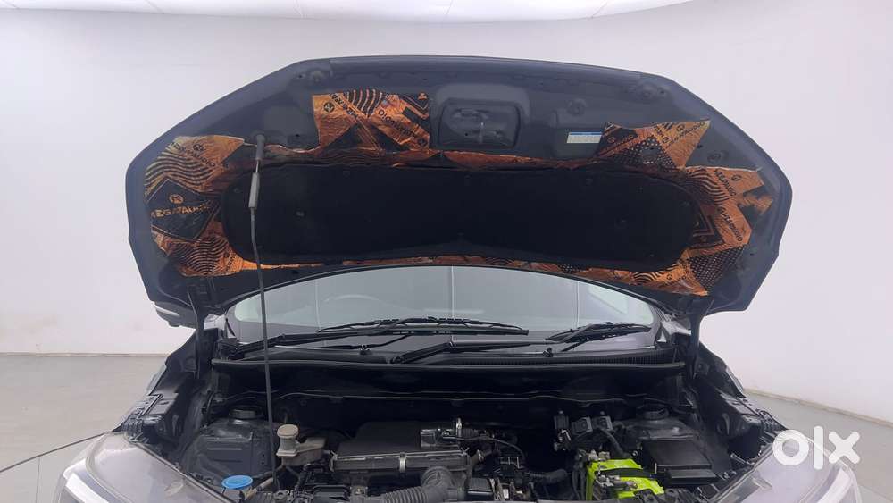 Maruti Suzuki Xl6 1.5 Alpha Plus At, 2022, Petrol