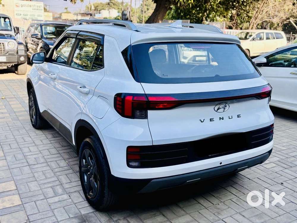 Hyundai Venue S (o) 1.0 Turbo Mt, 2024, Petrol
