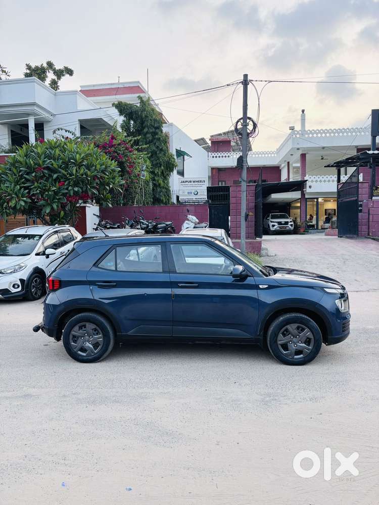 Hyundai Venue E 1.2 Petrol, 2023, Petrol