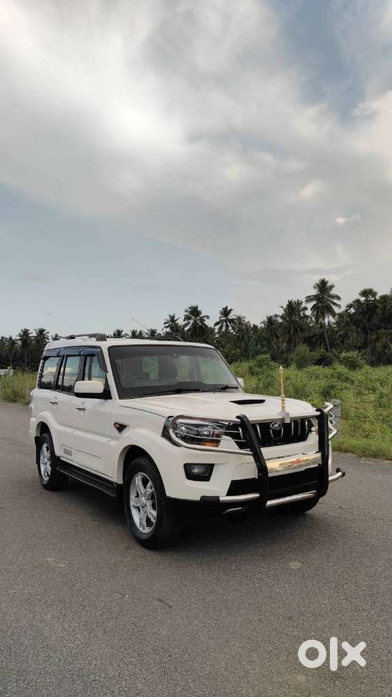 Mahindra Scorpio S10, 2015, Diesel