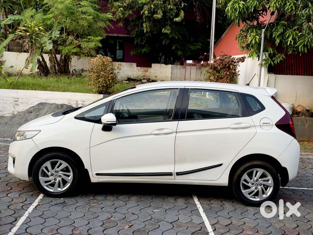 Honda Jazz V Automatic, 2016, Petrol
