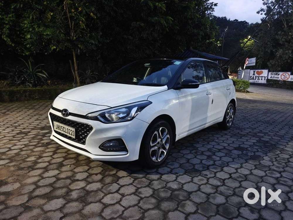 Hyundai I20 Sportz 1.2 Mt Dual Tone, 2019, Petrol