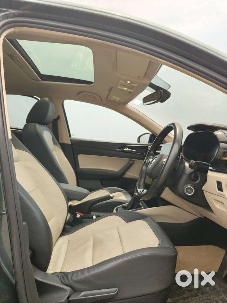 Skoda Slavia Style 1.0l Tsi Mt, 2023, Petrol