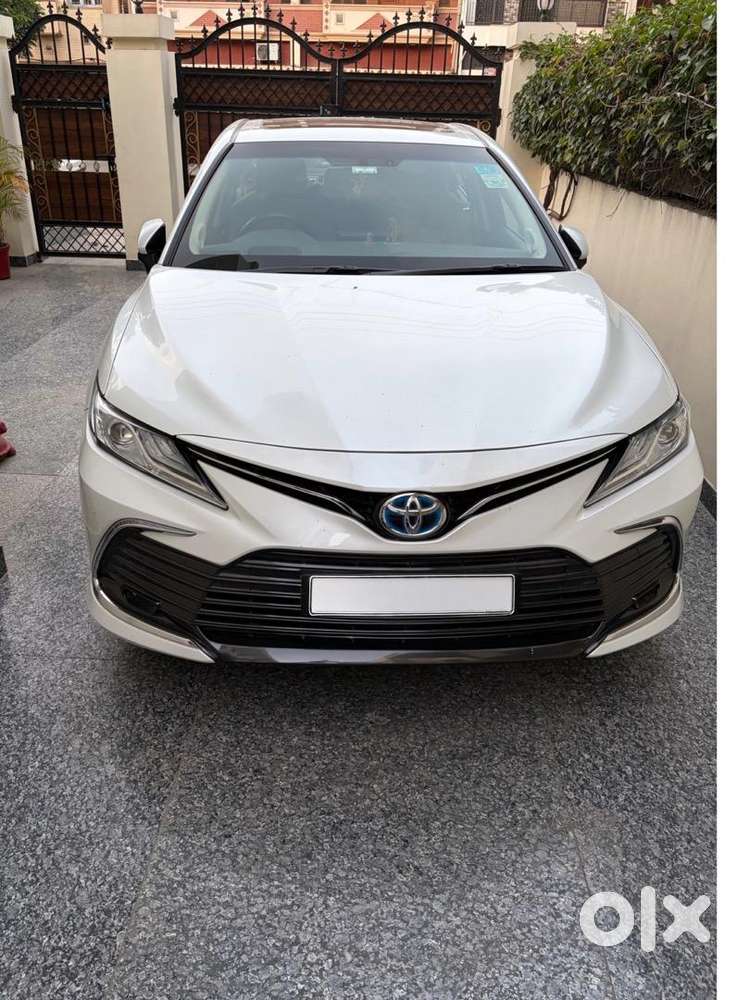 Toyota Camry 2024 Petrol 3400 Km Doctor Driven In Show Room Condition