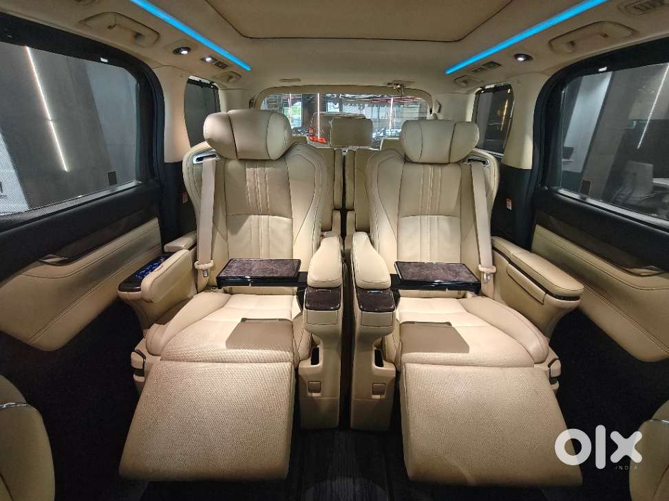 Toyota Vellfire Vip – Executive Lounge, 2023, Petrol