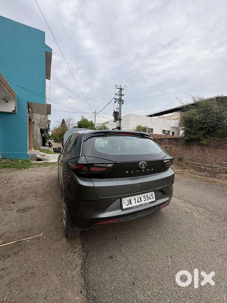 Tata Altroz 2024 Petrol Well Maintained