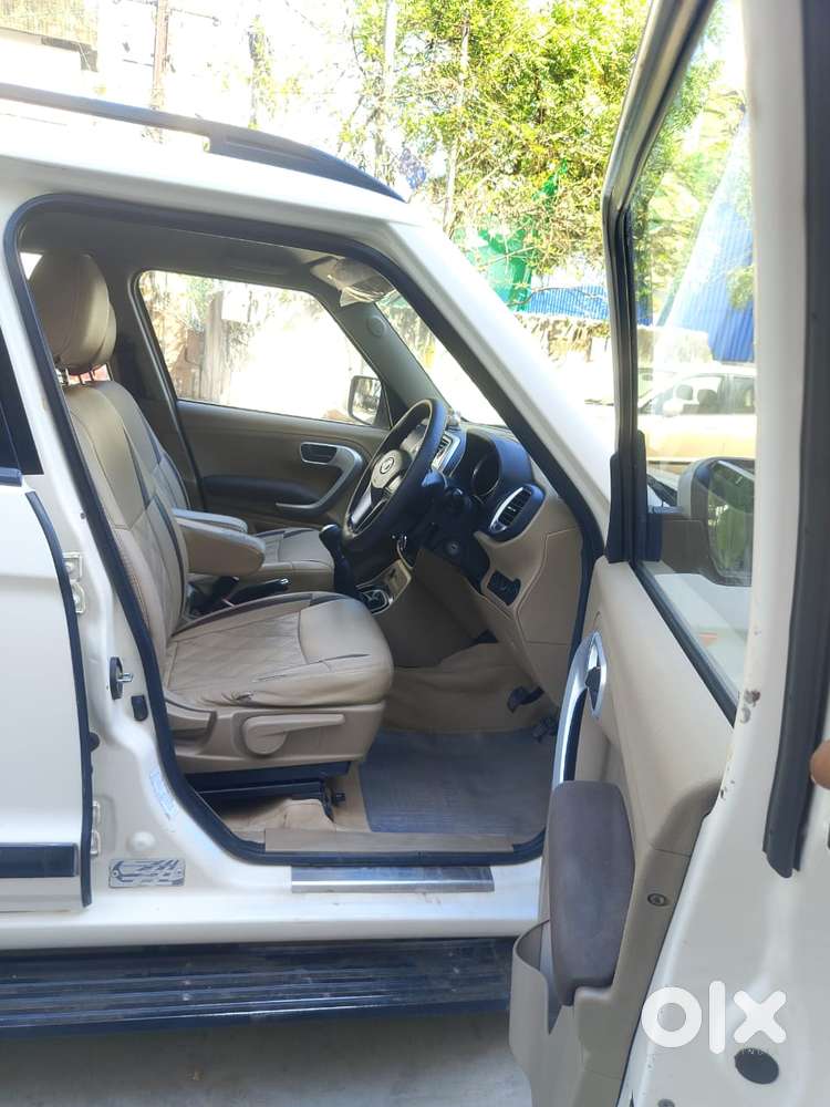 Mahindra Tuv 300 T8, 2018, Diesel