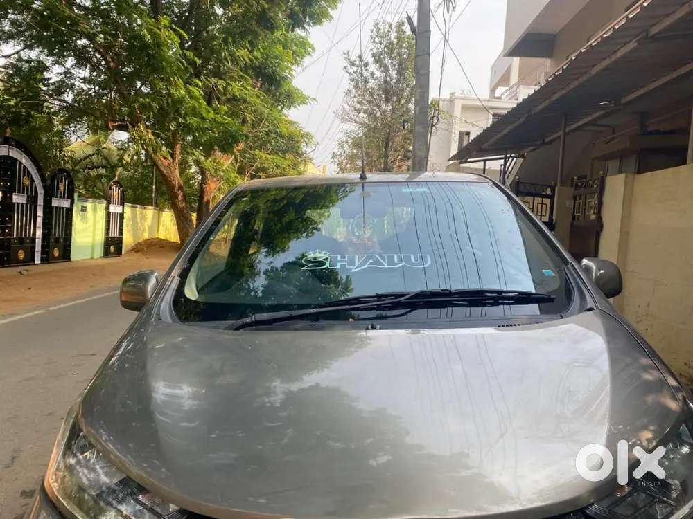 Full Showroom Service Ladies Driving3, Car