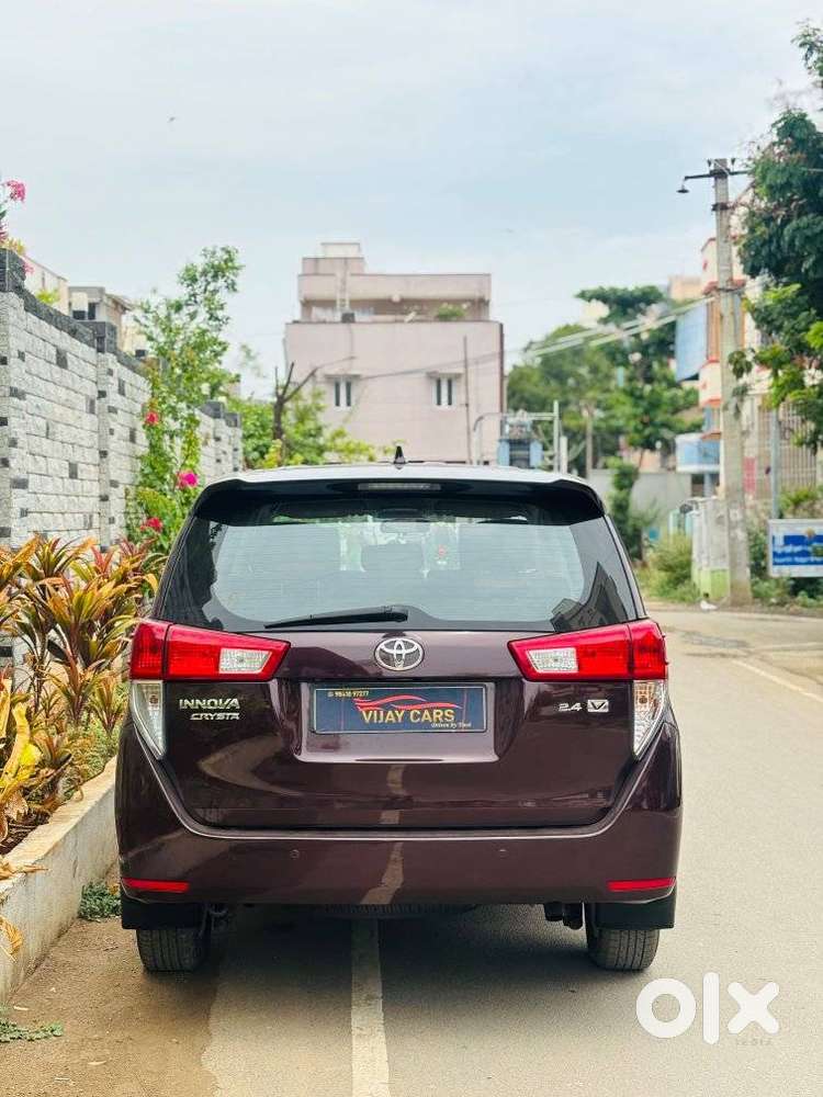 Toyota Innova Crysta 2.4 V 8 Str, 2016, Diesel