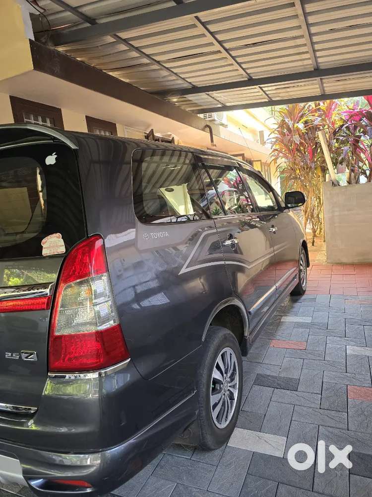 Toyota Innova 2015 Diesel 175000 Km Driven