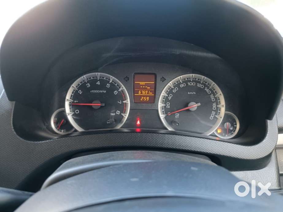 Maruti Suzuki Swift Vxi Abs Bsiv, 2015, Petrol