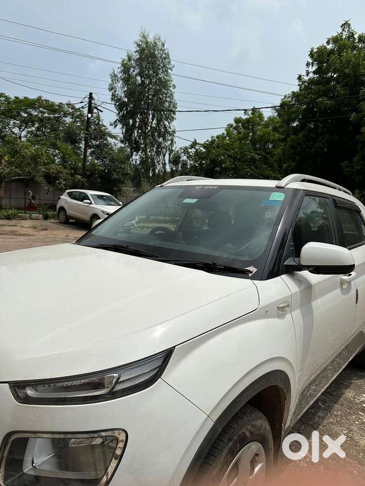 Hyundai Venue 2020 Petrol 35000 Km Driven