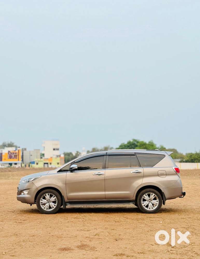 Toyota Innova Crysta 2.8z Automatic, 2016, Diesel