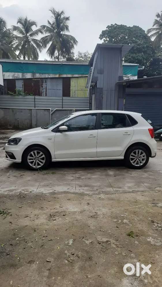 Polo  Full Option Middle   2 Key  New Insurance