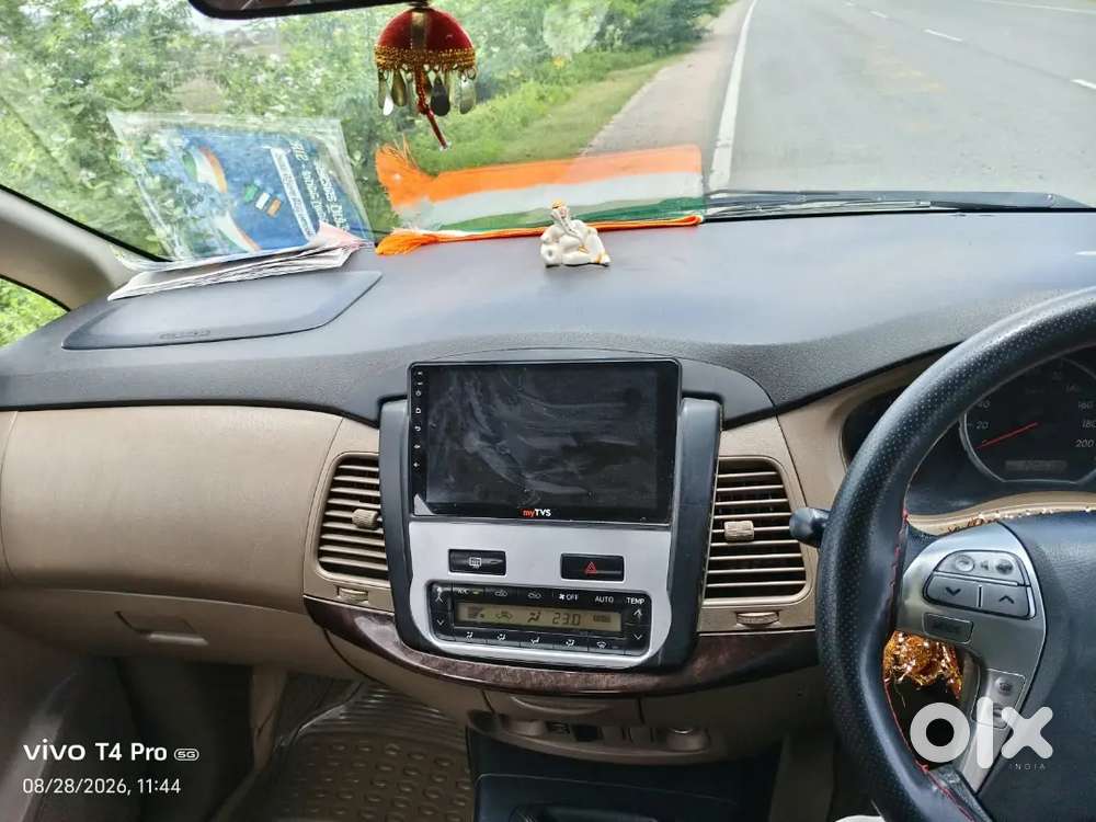 Urgent Sale Toyota Innova Vx 2015 2nd Owner