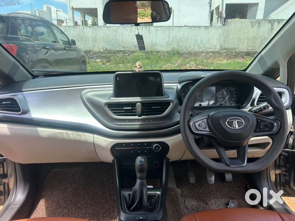 2023 Tata Altroz 1.2 Xm