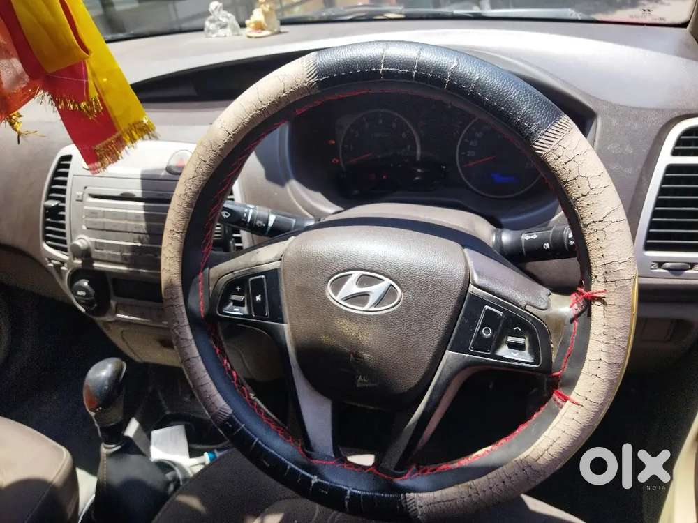 Maroon Colour Comfortable Car Sale Immediately