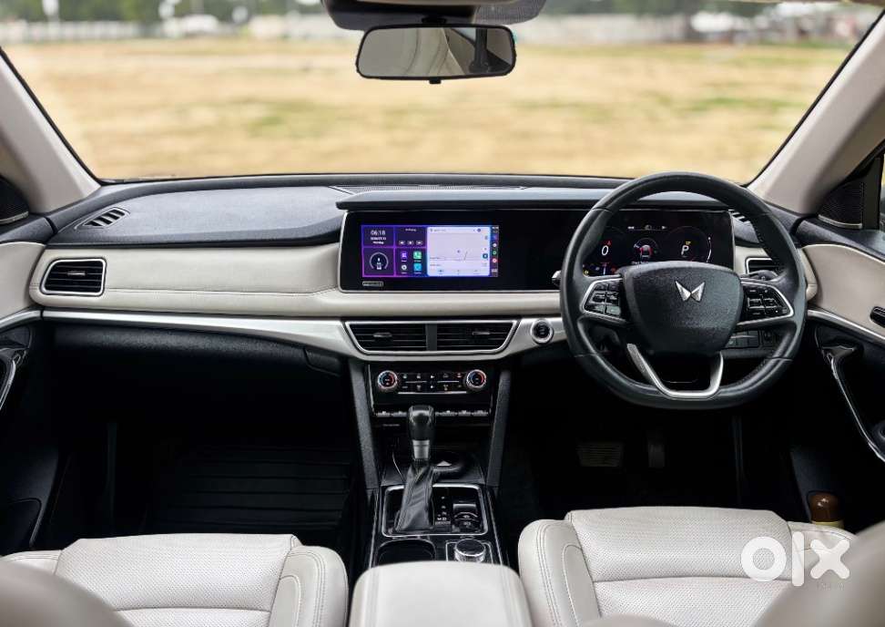 Mahindra Xuv700 2.2 Ax 7 Diesel At Luxury Pack Str, 2022, Diesel
