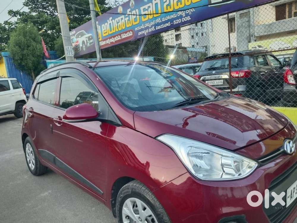 Hyundai Grand I10 Sportz, 2016, Petrol