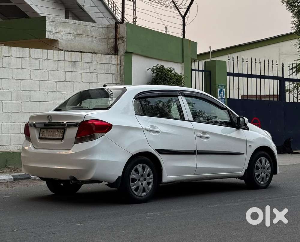 Honda Amaze 2015 Petrol Well Maintained
