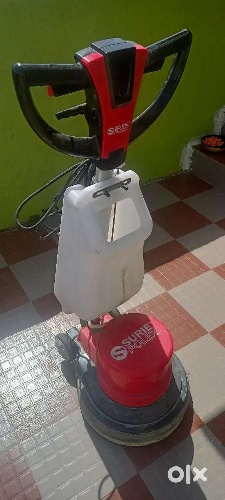 Cleaning scrubber machine