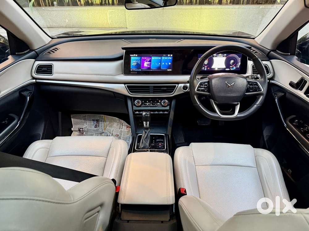 Mahindra Xuv700 2.2 Ax 7 Diesel At Luxury Pack Str, 2022, Diesel
