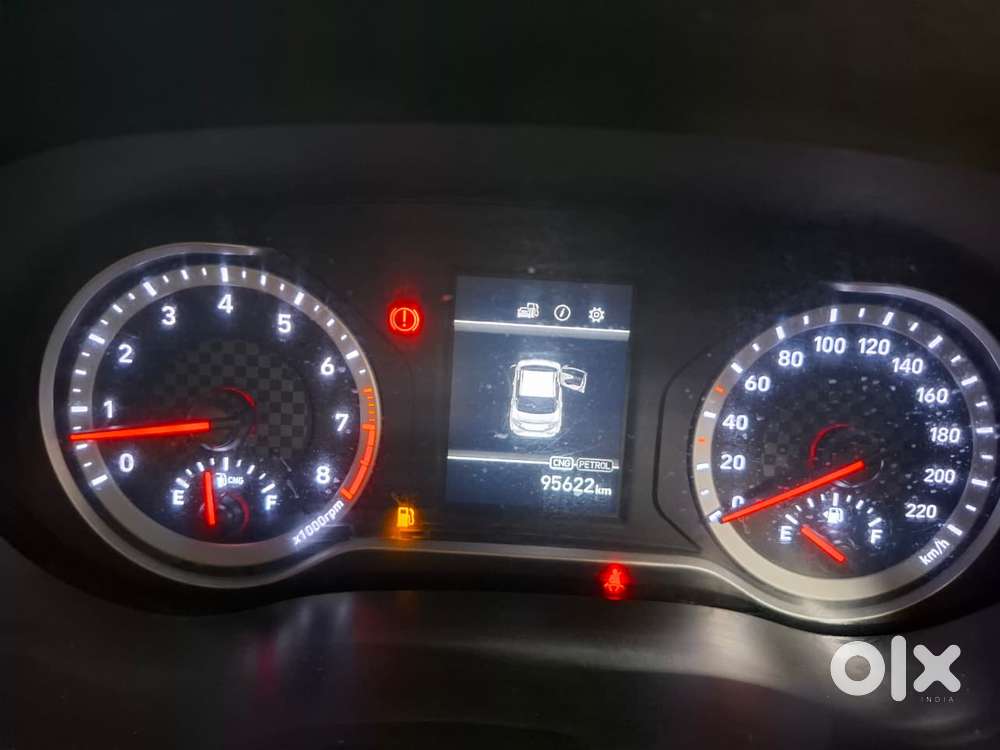 Hyundai Aura Sx (o) Crdi Manual, 2024, Cng & Hybrids