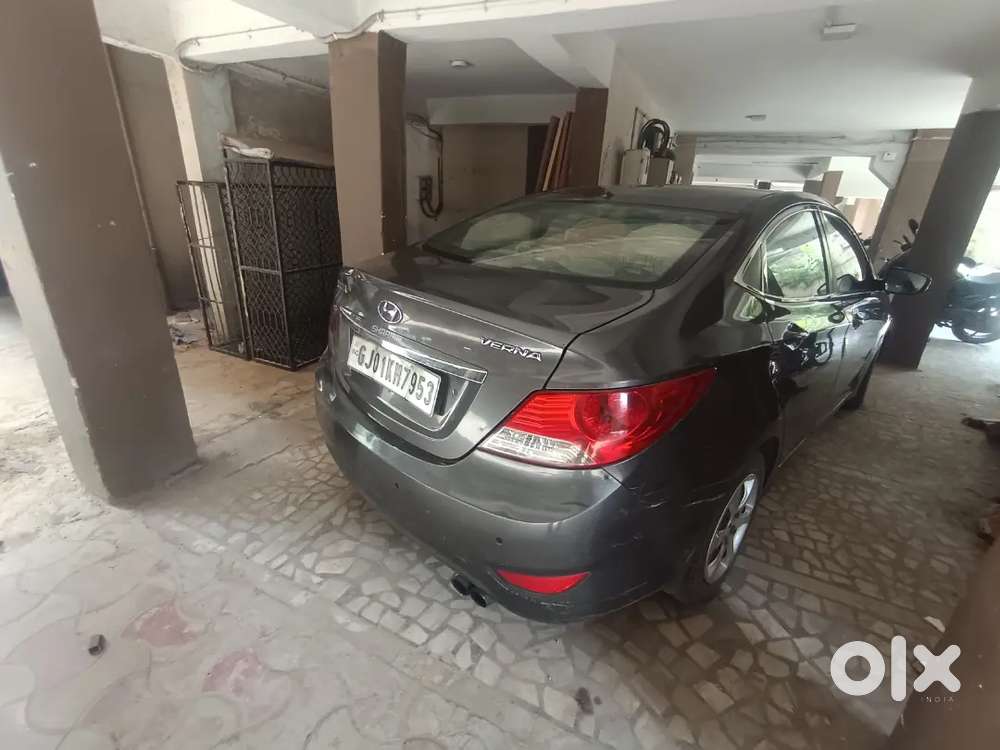 Hyundai Verna 1.6 Crdi Carbon Grey Color