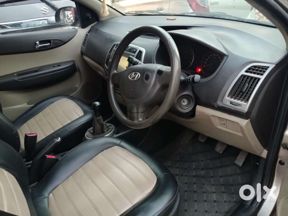 Maruti Suzuki Swift Vxi 1.2 Abs Bs-iv, 2016, Cng & Hybrids