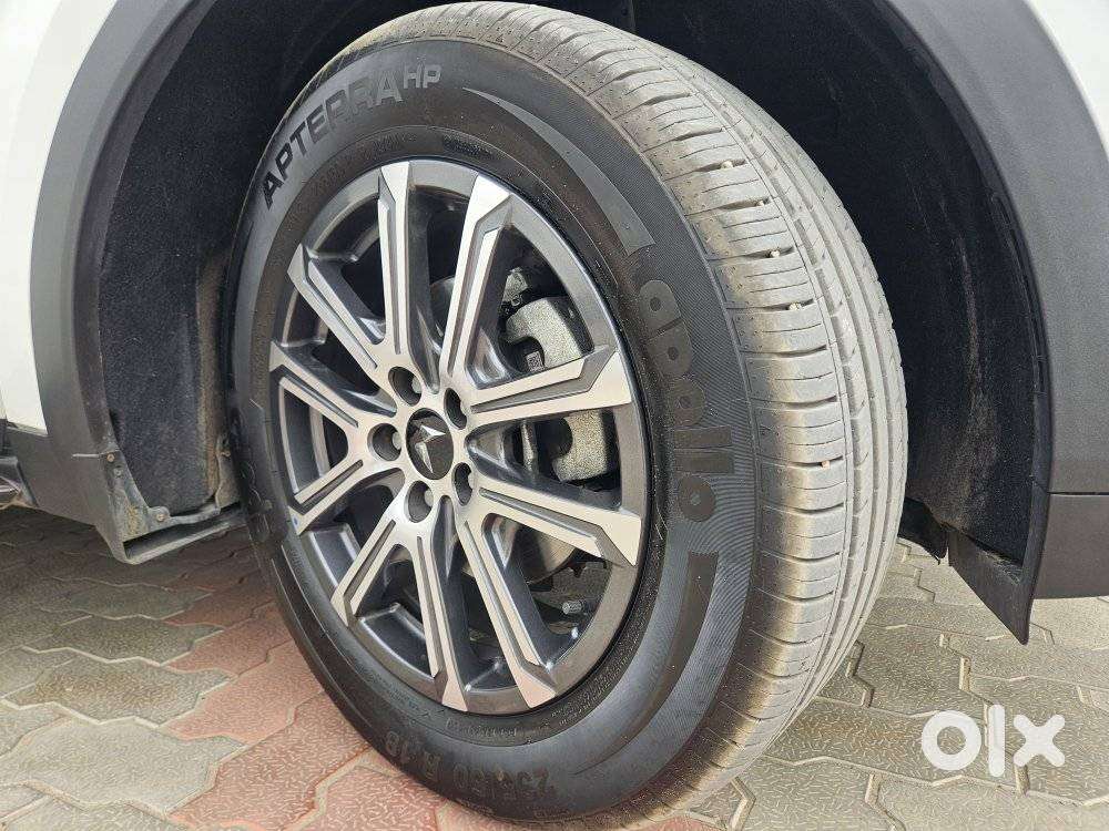 Mahindra Xuv700 2.2 Ax 7 Diesel Mt Str, 2025, Diesel