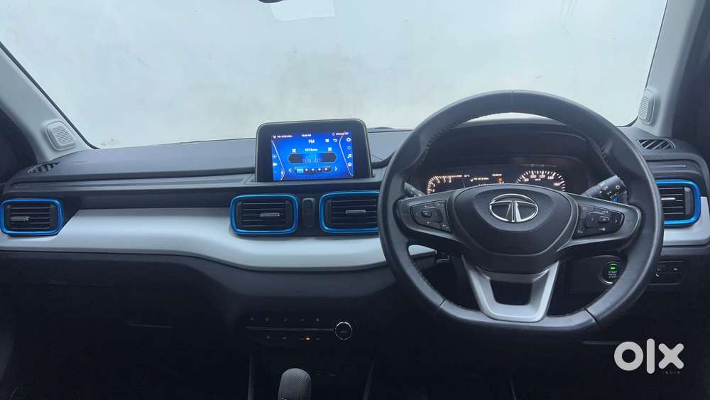 Tata Punch 1.2 Revotron Creative Amt Dual Tone, 2023, Petrol