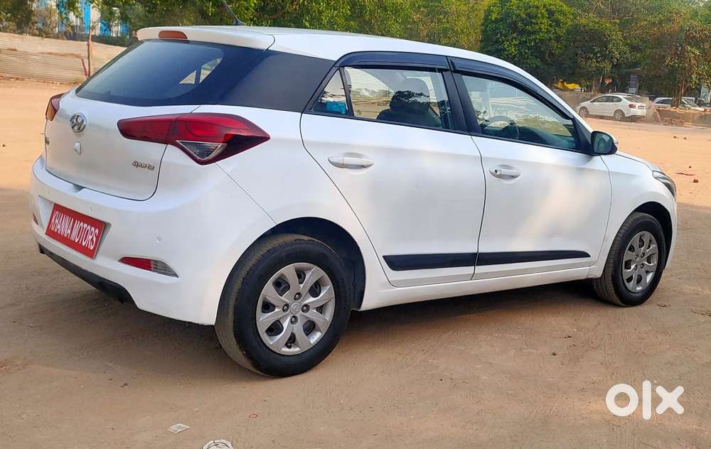 Hyundai Elite I20 Sportz (o) 1.4, 2015, Diesel
