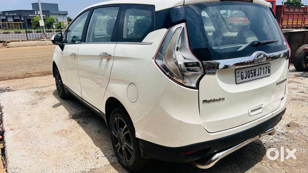 Mahindra Marazzo