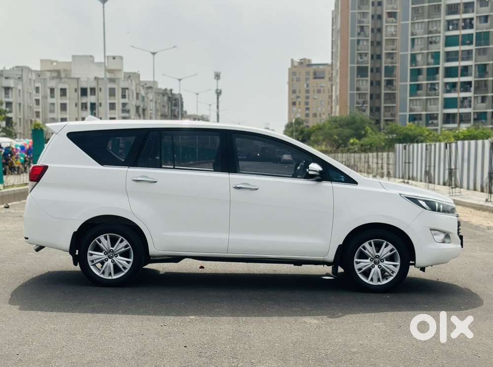 Toyota Innova Crysta 2.8z Automatic, 2017, Diesel