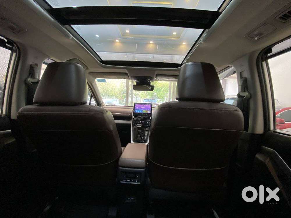 Toyota Innova Hycross 2.0 Zx Hybrid 7 Str, 2023, Petrol