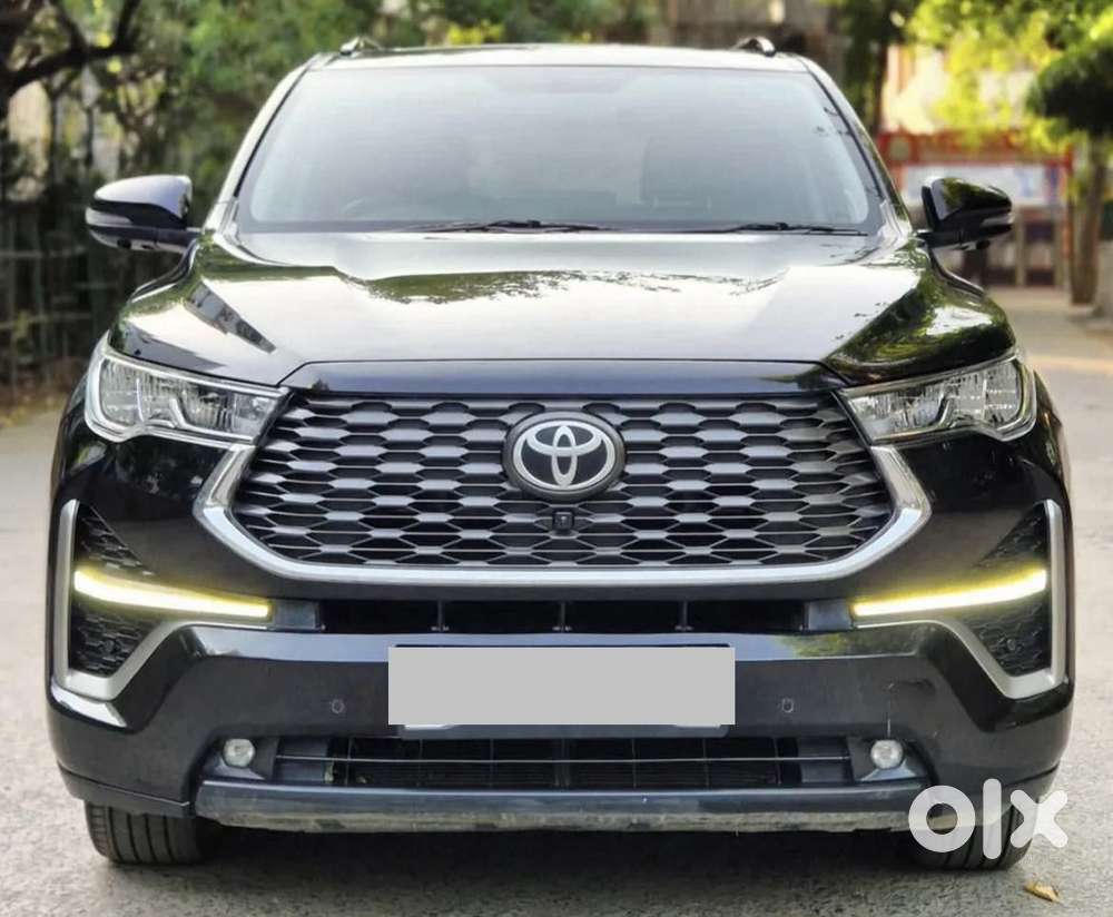 Toyota Innova Hycross 2.0 Zx (o) Hybrid 7 Str, 2025, Petrol