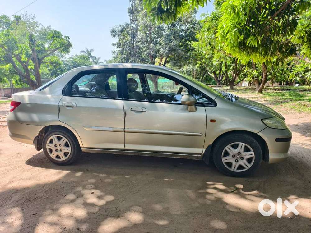 Honda City Zx 2005 Petrol Well Maintained