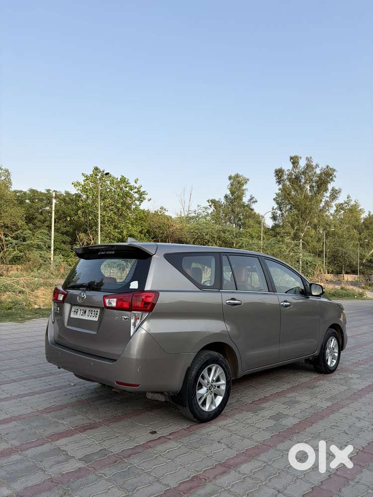 Toyota Innova Crysta 2.4 Vx Mt 8s, 2017, Diesel