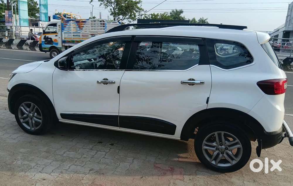 Renault Triber Rxz, 2022, Petrol