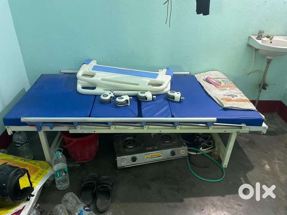 Strecher hospital bed new condition