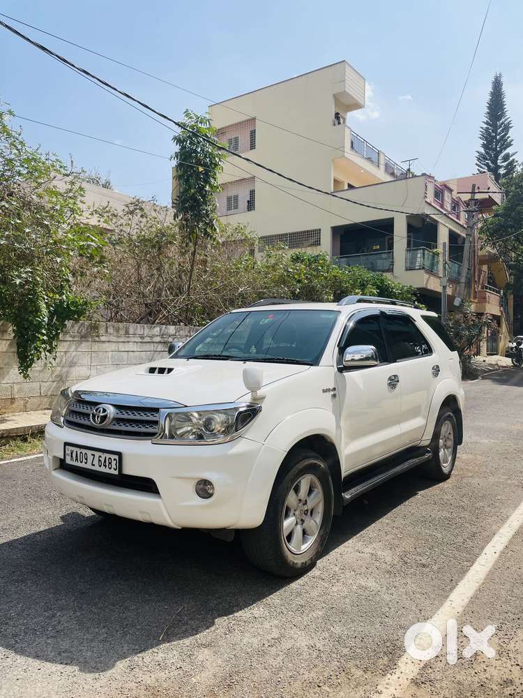 Toyota Fortuner 3.0 4x4 Manual, 2011, Diesel