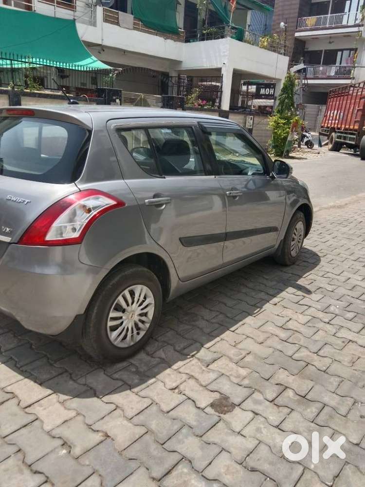 Maruti Suzuki Swift Vxi Abs Bsiv, 2015, Petrol