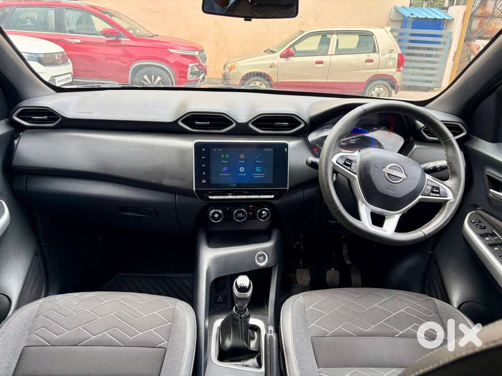 Nissan Magnite 1.0 Xv Premium, 2023, Petrol