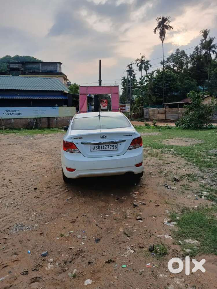 Hyundai Fluidic Verna 2012