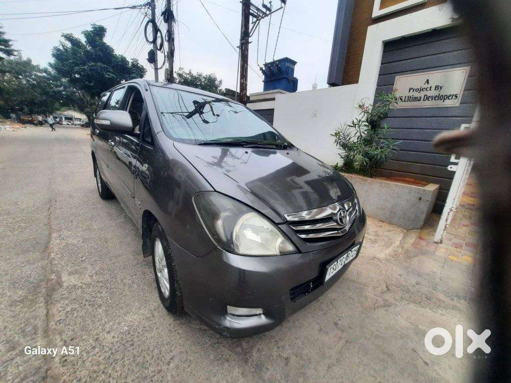Toyota Innova 2.5 G (diesel) 8 Seater, 2012, Diesel